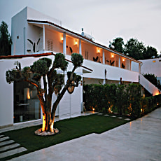 Lavinya Hotel